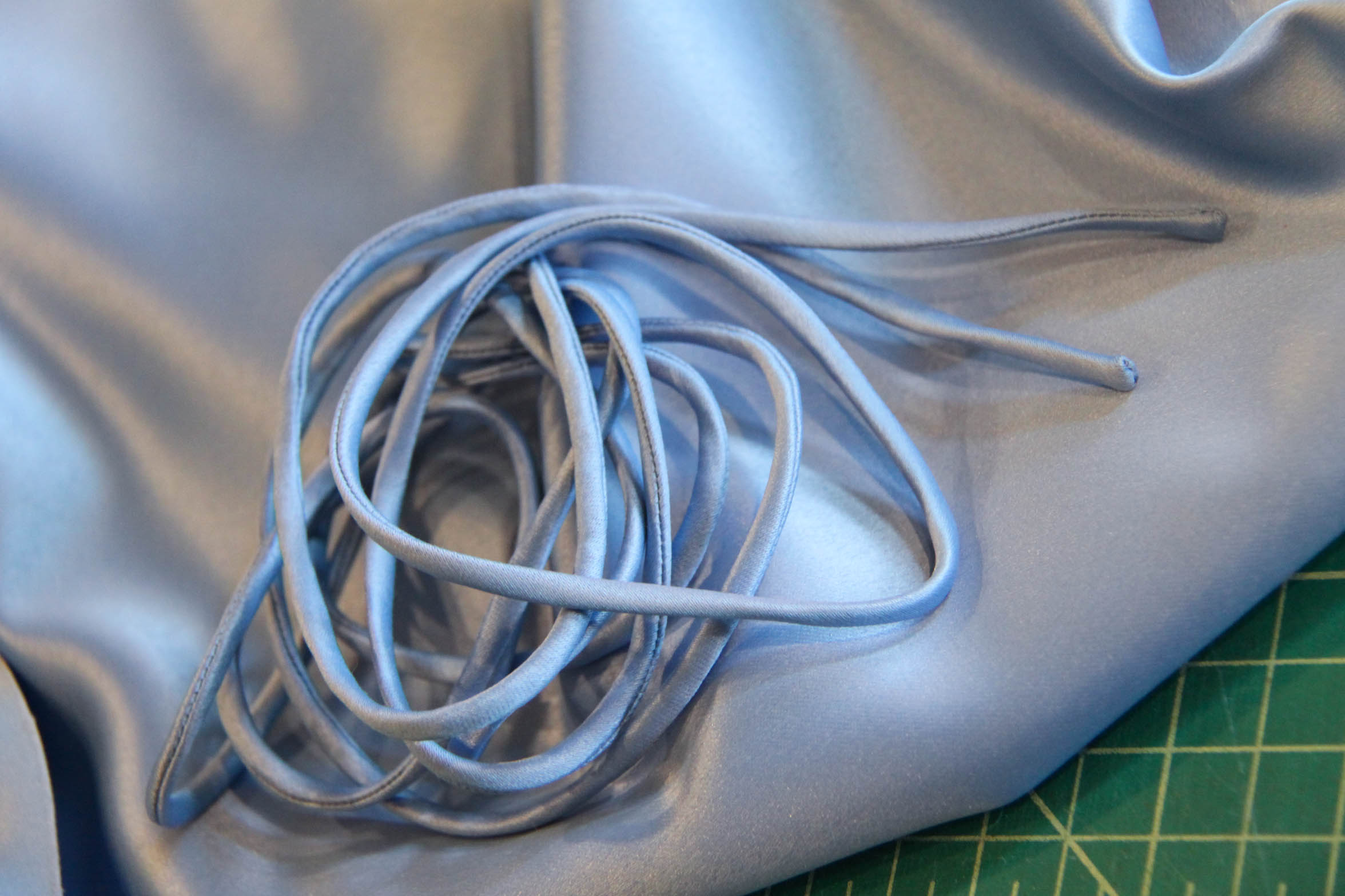 Self-Fabric Lacing – Tutorial: The Easy Way